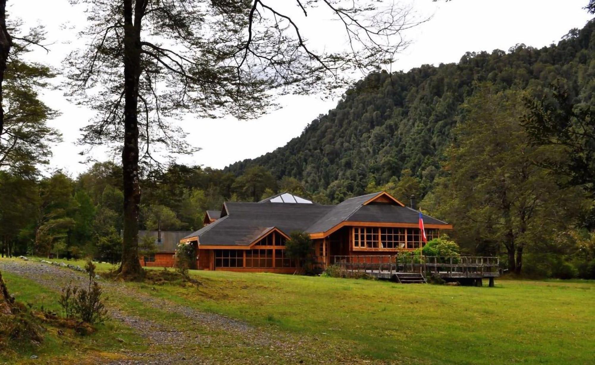 El Pangue Lodge Puerto Puyuguapi Exterior foto